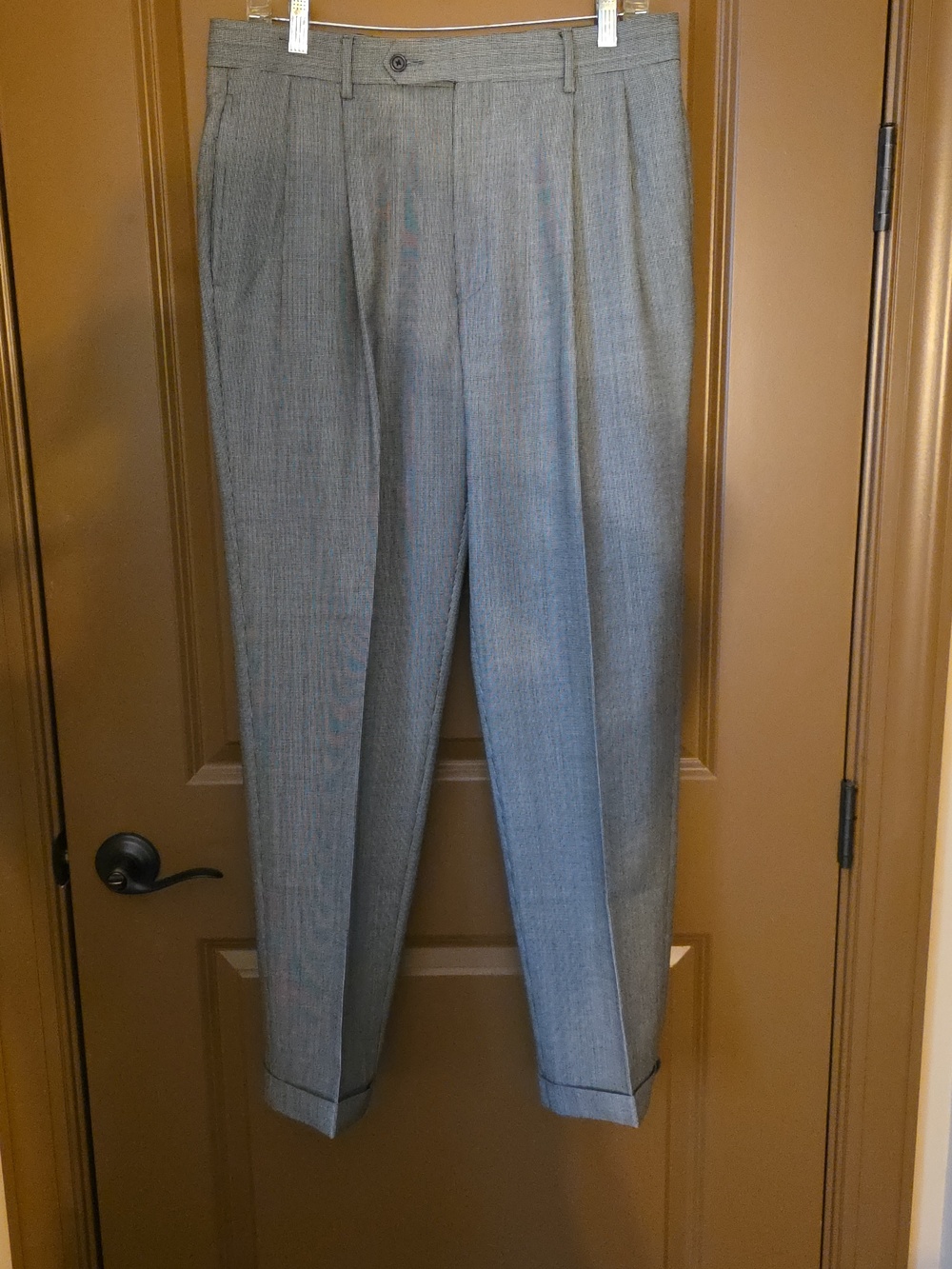 Men's Jos A Bank Dress Slacks,  Double Pleats, Cuffed, 32x30
